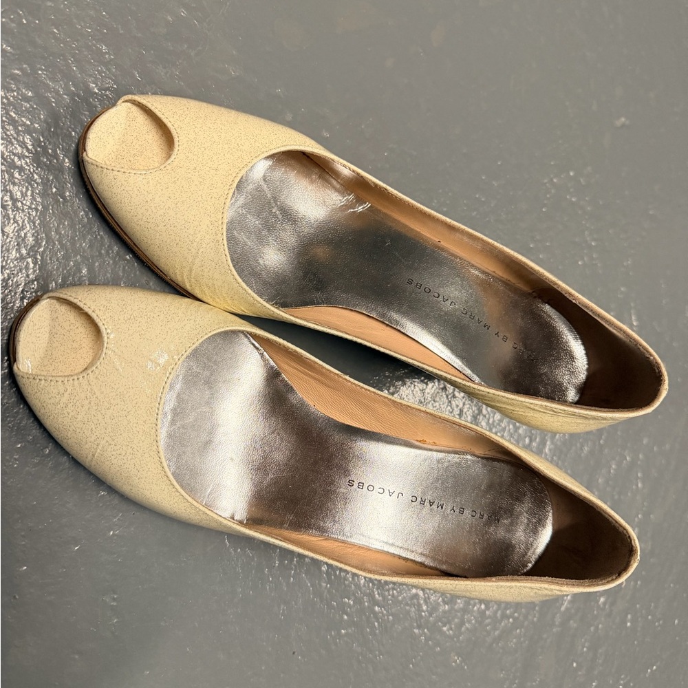 Marc Jacobs Beige Peep Toe Heels